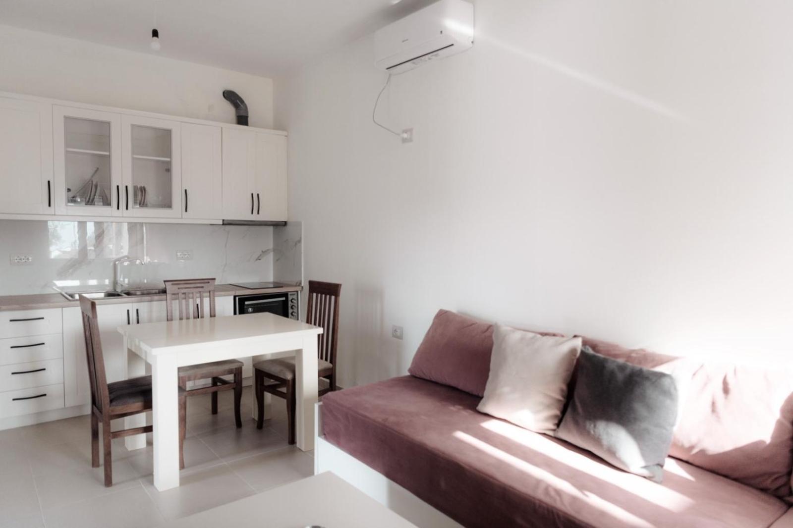 Villa Melodia Xhek คซามิล ภายนอก รูปภาพ